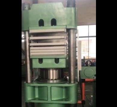 Vertical Multi Layer Rubber Vulcanizing Hydraulic Molding Press for Customized Needs