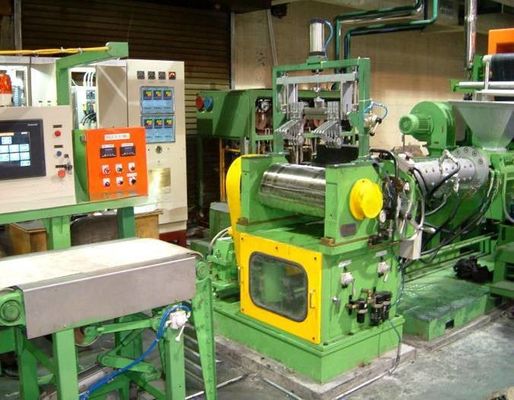 Rubber Extruder working with Calendar Machine