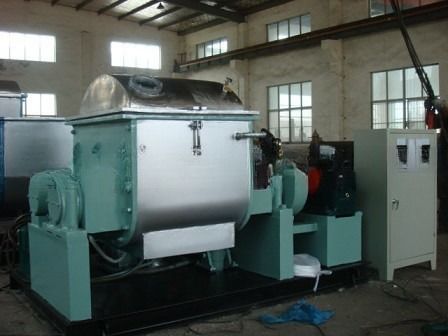 Heavy Duty Vacuum Sigma Kneader for Plastics Processing at Manufacturing Facility