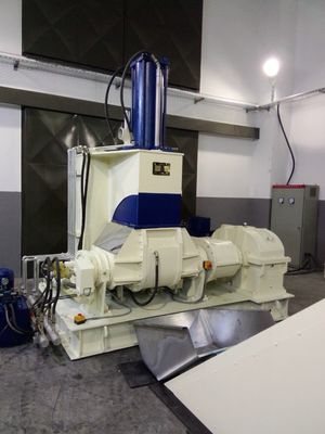 Intermesh kneader/ Intermeshing rotor Kneader
